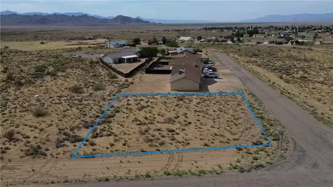 6940 E Trails End Ln, Kingman, AZ 86401 photo 2