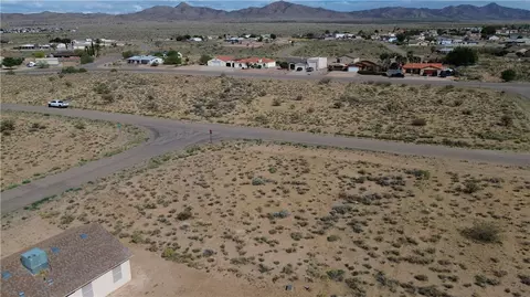 6940 E Trails End Ln, Kingman, AZ 86401 photo 5