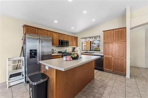 Kitchen - 3945 E Packard Ave, Kingman, AZ 86409 photo 2 of 2