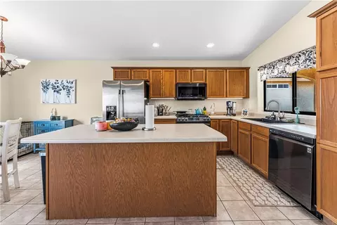 Kitchen - 3945 E Packard Ave, Kingman, AZ 86409 photo 1 of 2
