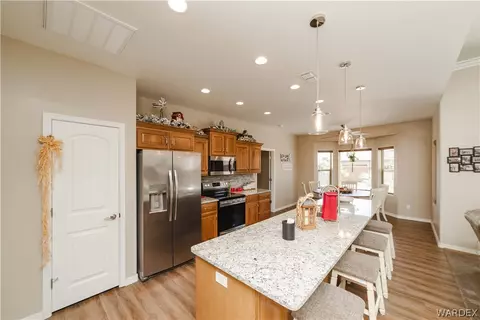 Kitchen - 1728 E Blue Flame St, Kingman, AZ 86409 photo 2 of 3