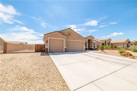 Exterior - 1728 E Blue Flame St, Kingman, AZ 86409 photo 19 of 24