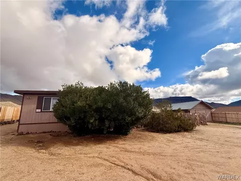 3228 N Bryce Rd, Golden Valley, AZ 86413