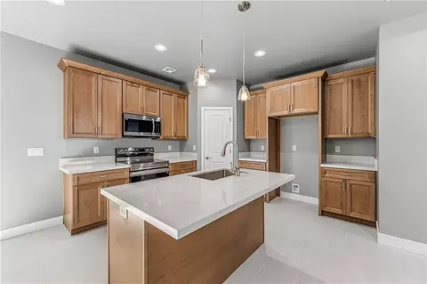 Kitchen - 2775 E Butler Ave, Kingman, AZ 86409 photo 2 of 2