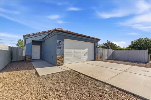 Exterior - 2775 E Butler Ave, Kingman, AZ 86409 photo 3 of 5