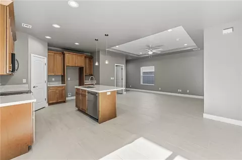 Living - 2775 E Butler Ave, Kingman, AZ 86409 photo 3 of 3