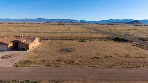 7101 Red Butte Dr, Kingman, AZ 86401 photo 2