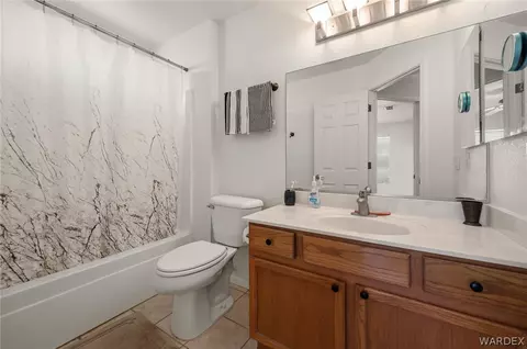 Bath - 3776 E Ames Ave, Kingman, AZ 86409 photo 4 of 4