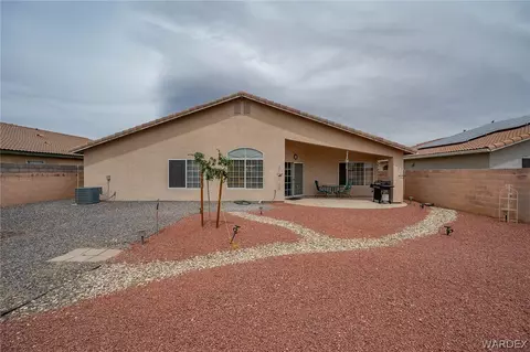 Exterior - 3776 E Ames Ave, Kingman, AZ 86409 photo 6 of 8