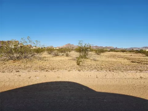 1533 S Elfreda Rd, Golden Valley, AZ 86413