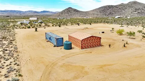 5649 N Davis Rd, Golden Valley, AZ 86413