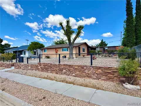 113 E Spring St, Kingman, AZ 86401 photo 2