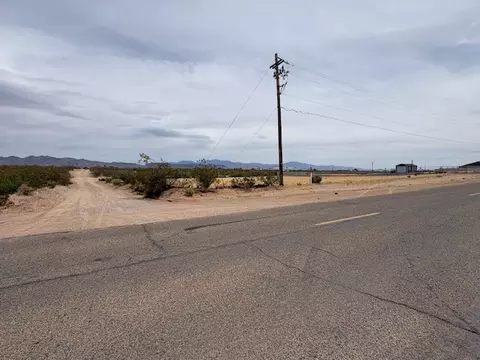 000 N Laguna #51, Golden Valley, AZ 86413