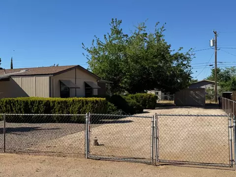 2075 E Devlin Ave, Kingman, AZ 86409 photo 2