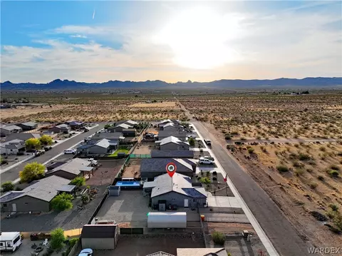 6710 W Brook Dr, Golden Valley, AZ 86413