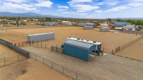 886 S San Pedro Rd, Golden Valley, AZ 86413