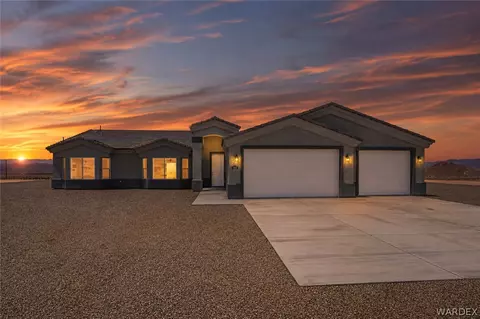 9818 N Cyrus Rd, Kingman, AZ 86401