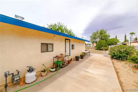Exterior - 3219 E Potter Ave, Kingman, AZ 86409 photo 10 of 14