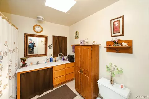 Bath - 3219 E Potter Ave, Kingman, AZ 86409 photo 1 of 2