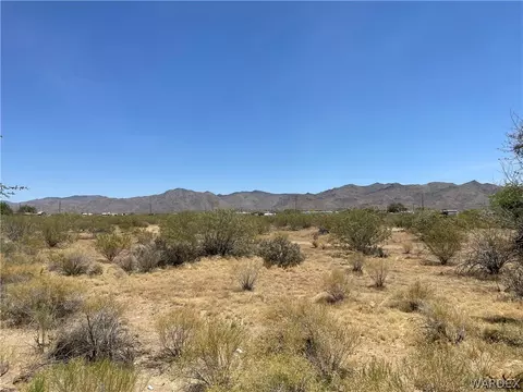306-07 106 Aztec Rd, Golden Valley, AZ 86413