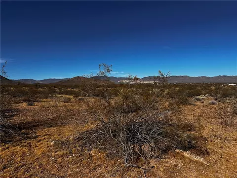 0000 N Estrella, Golden Valley, AZ 86413