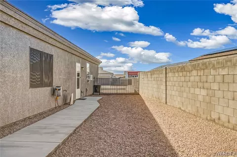Exterior - 5622 Eagle View Rd, Kingman, AZ 86409 photo 2 of 9
