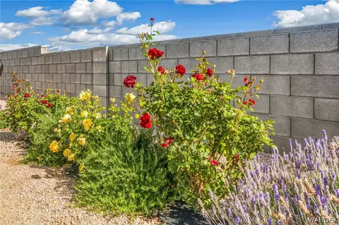 Exterior - 5622 Eagle View Rd, Kingman, AZ 86409 photo 6 of 9