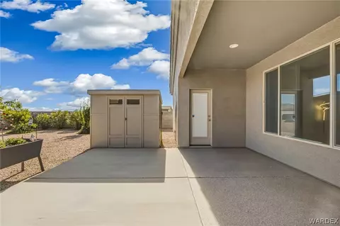 Exterior - 5622 Eagle View Rd, Kingman, AZ 86409 photo 8 of 9