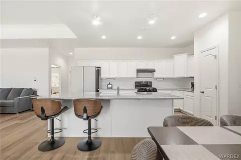 Kitchen - 5622 Eagle View Rd, Kingman, AZ 86409 photo 5 of 5