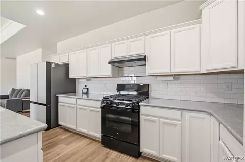 Kitchen - 5622 Eagle View Rd, Kingman, AZ 86409 photo 3 of 5