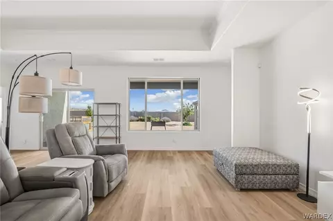 Living - 5622 Eagle View Rd, Kingman, AZ 86409 photo 2 of 3