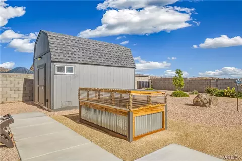 Exterior - 5622 Eagle View Rd, Kingman, AZ 86409 photo 7 of 9