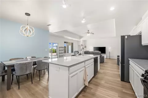 Kitchen - 5622 Eagle View Rd, Kingman, AZ 86409 photo 4 of 5