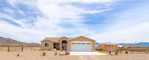 2948 Pinal Rd, Golden Valley, AZ 86413