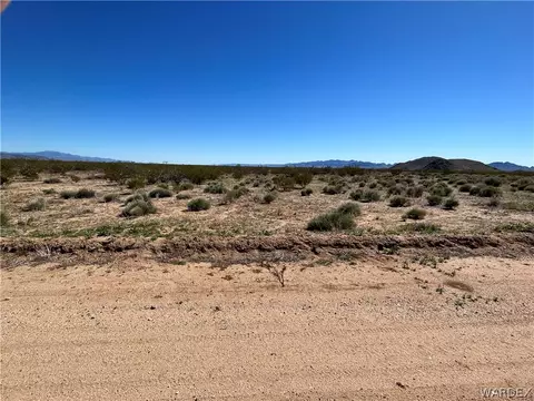 0000 W Mesa Verde Dr, Golden Valley, AZ 86413