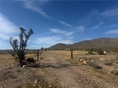33701035 W Acanthus Dr, Meadview, AZ 86444