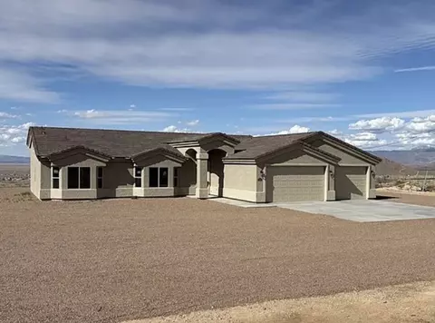 8070 E Darius Dr, Kingman, AZ 86401