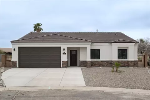 5640 S Desert Lakes Dr, Fort Mohave, AZ 86426
