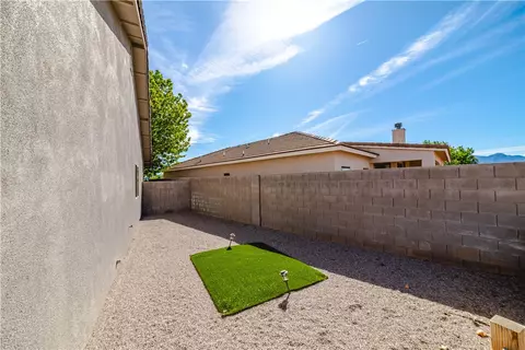 Exterior - 2012 John Wayne Dr, Kingman, AZ 86409 photo 7 of 18