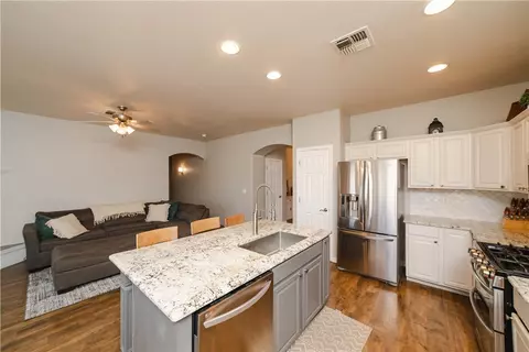 Kitchen - 2012 John Wayne Dr, Kingman, AZ 86409 photo 3 of 4