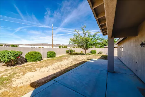 Exterior - 2012 John Wayne Dr, Kingman, AZ 86409 photo 6 of 18
