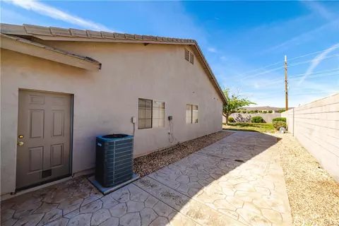 Exterior - 2012 John Wayne Dr, Kingman, AZ 86409 photo 13 of 18