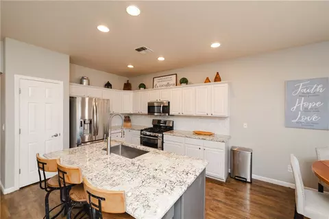 Kitchen - 2012 John Wayne Dr, Kingman, AZ 86409 photo 2 of 4