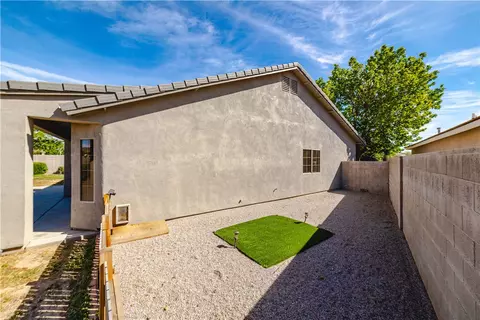 Exterior - 2012 John Wayne Dr, Kingman, AZ 86409 photo 8 of 18