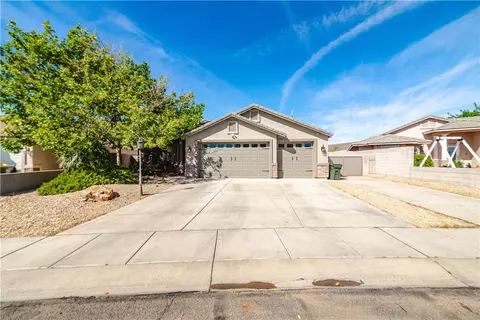 Exterior - 2012 John Wayne Dr, Kingman, AZ 86409 photo 14 of 18