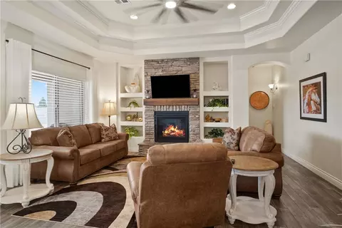 Living - 2142 John Wayne Dr, Kingman, AZ 86409 photo 1 of 4