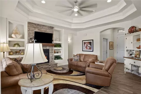 Living - 2142 John Wayne Dr, Kingman, AZ 86409 photo 2 of 4