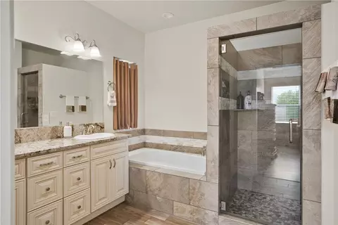 Bath - 2142 John Wayne Dr, Kingman, AZ 86409 photo 1 of 4