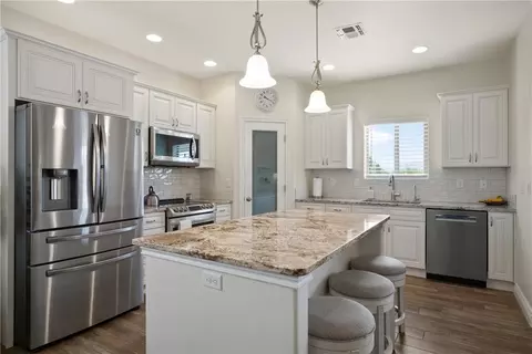 Kitchen - 2142 John Wayne Dr, Kingman, AZ 86409 photo 2 of 4