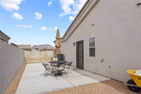Exterior - 2142 John Wayne Dr, Kingman, AZ 86409 photo 8 of 9